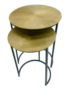 S/2 antique brass finished tables with iron legs 35x35x53 / 43x43x60cm