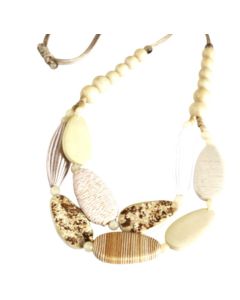 Cream resin/wood necklace 